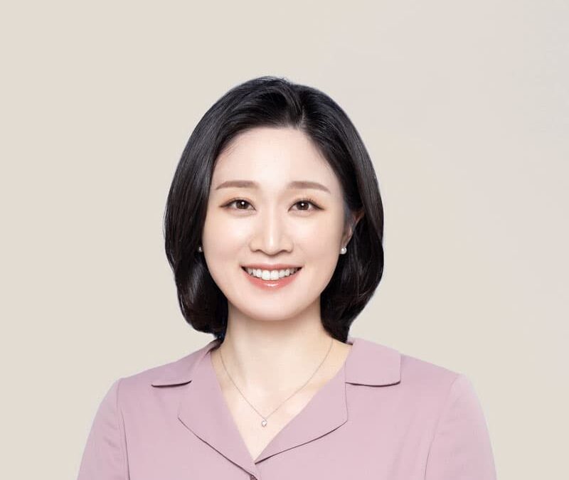 최은지